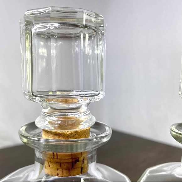 Bormioli Vintage 10" Faceted Glass Decanters Set of 2 Barware Cork Clear Thick - Picture 4 of 7
